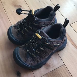 Keen kids size 8